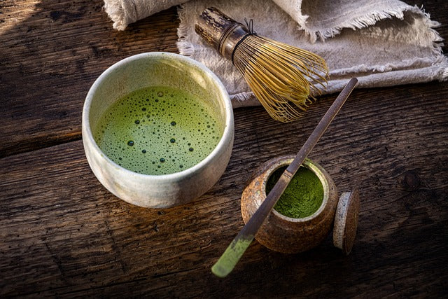 【製法・栄養・飲み方も異なる】緑茶と抹茶の違いとは?|徹底解説