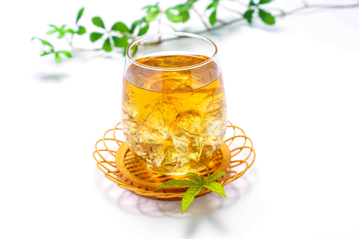 夏の定番!麦茶の意外な健康効果とは?|虫歯予防や血糖値を下げるって本当?