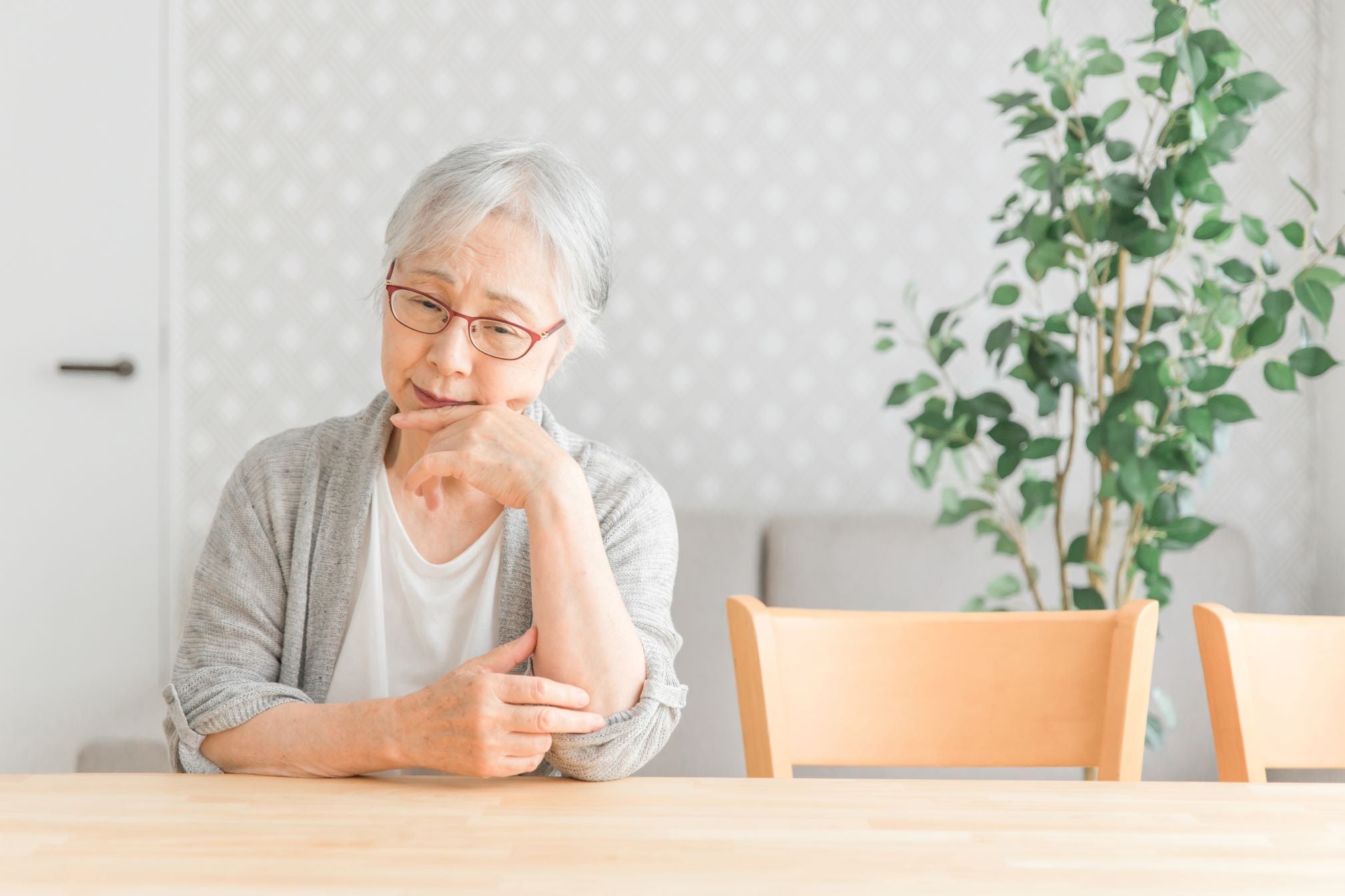 緑茶で脳活！認知症予防に役立つ成分とは？最新研究も紹介