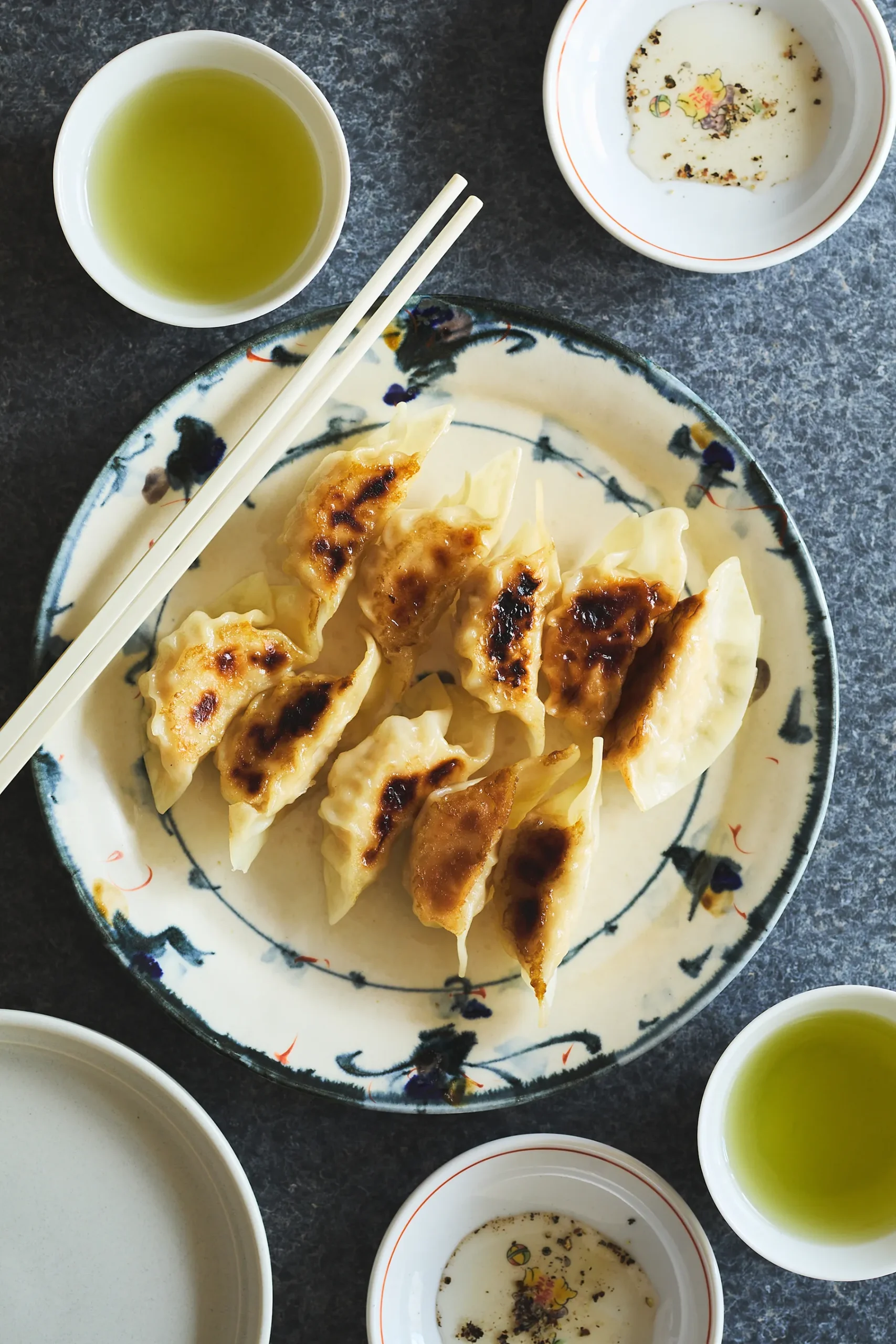 鶏むね肉とえのきの味噌餃子 × 福岡「やめ」